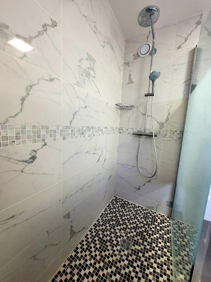 Location 3 Chambres Spacieuses Dans Appartment 2 Mn Rer Bussy Saint Georges Bussy-Saint-Georges Exterior foto