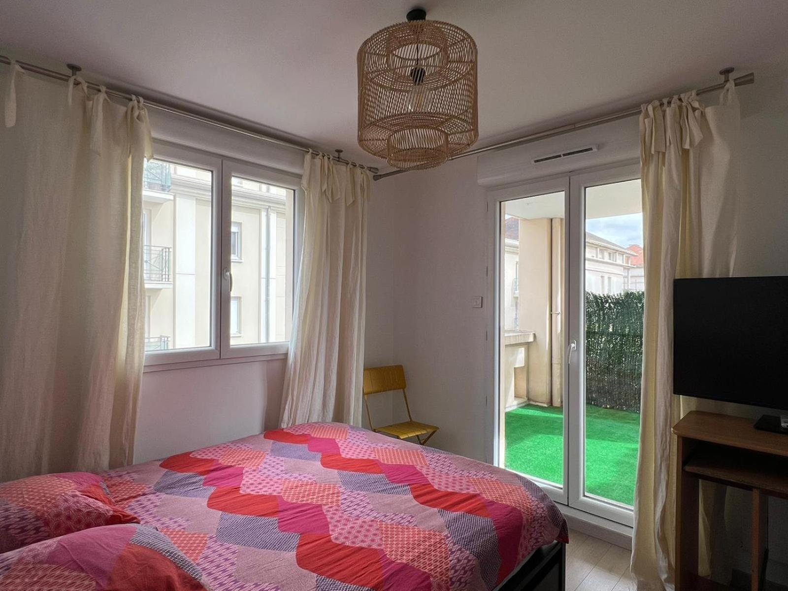 Location 3 Chambres Spacieuses Dans Appartment 2 Mn Rer Bussy Saint Georges Bussy-Saint-Georges Exterior foto